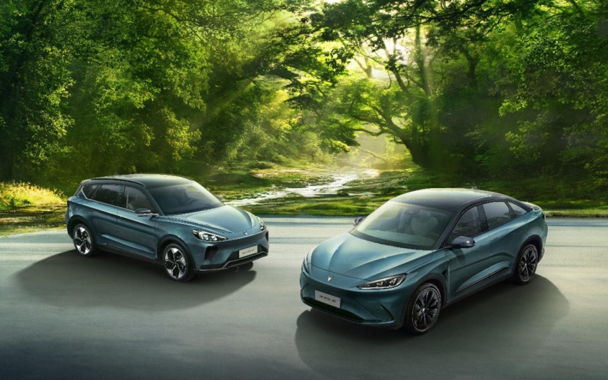 735公里长续航版本入列，极狐森林版735E、688E双车24.58万