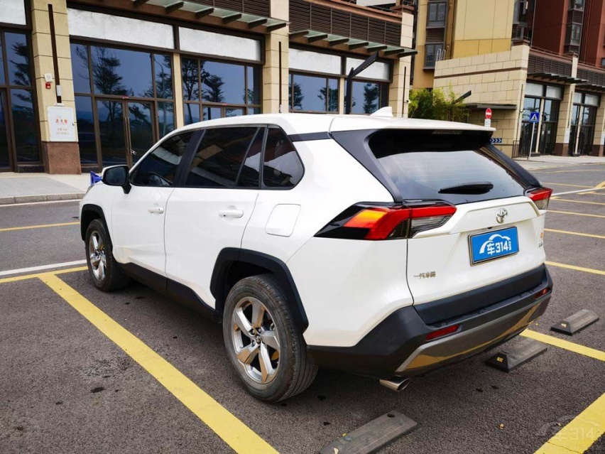领睿和RAV4怎么选  没有对比就没有伤害