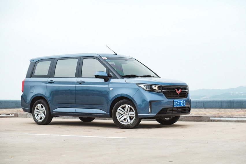 2.9s破百才2L油耗，后驱漂移神车6万多，这些新车不服不行