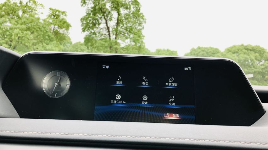 花将近四十万买400公里续航值吗？雷克萨斯UX 300e