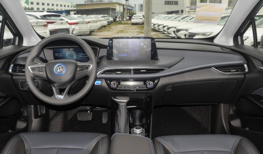 都是纯电紧凑型车，广汽埃安AION S 2024款和微蓝6，谁更值