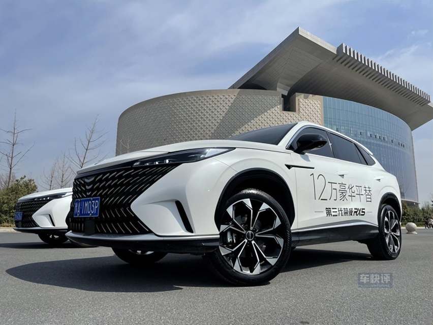 12万豪华平替：第三代荣威RX5，有没有这个实力？