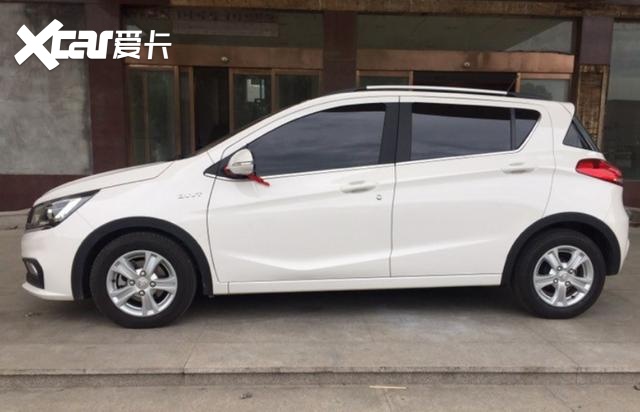 经济型家用两厢车,顶配才6万出头,300块油钱跑了900公里