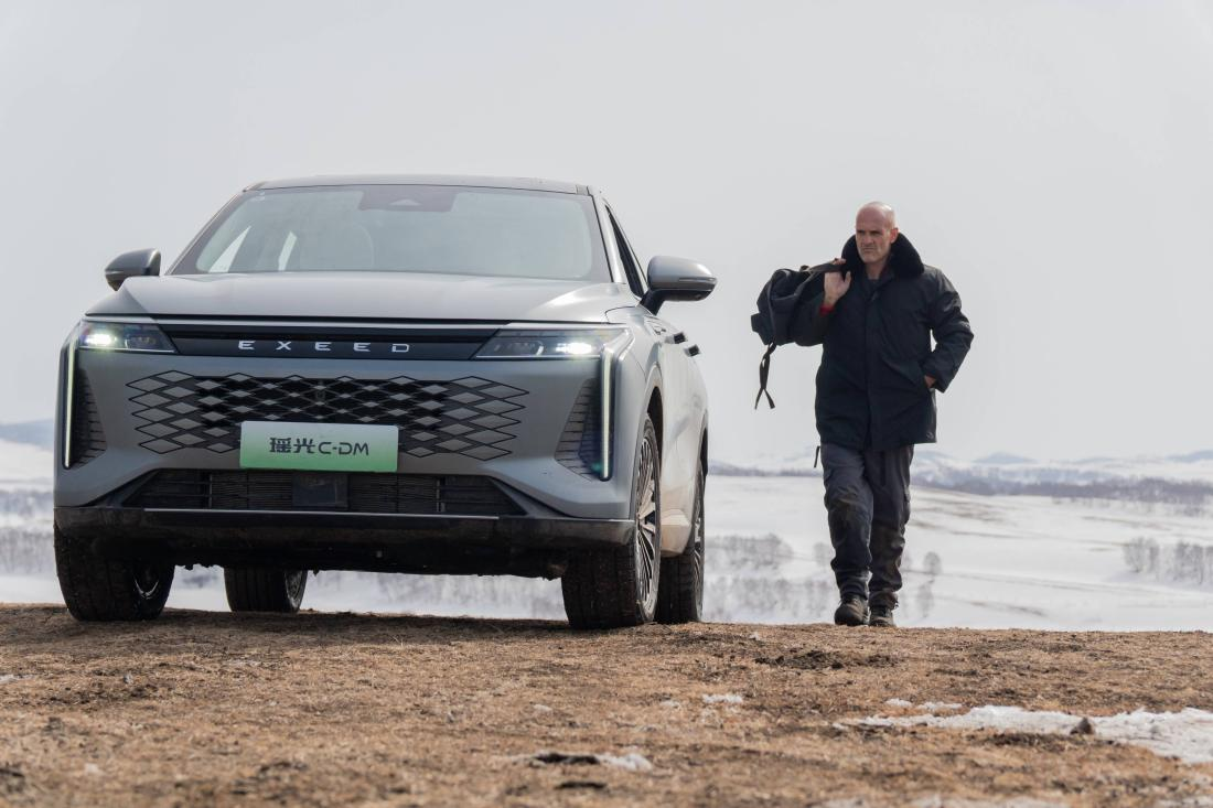 �f�˱��y���е���ˮ�����µĺ��A���SUV���� � �Ҳ����һ�v