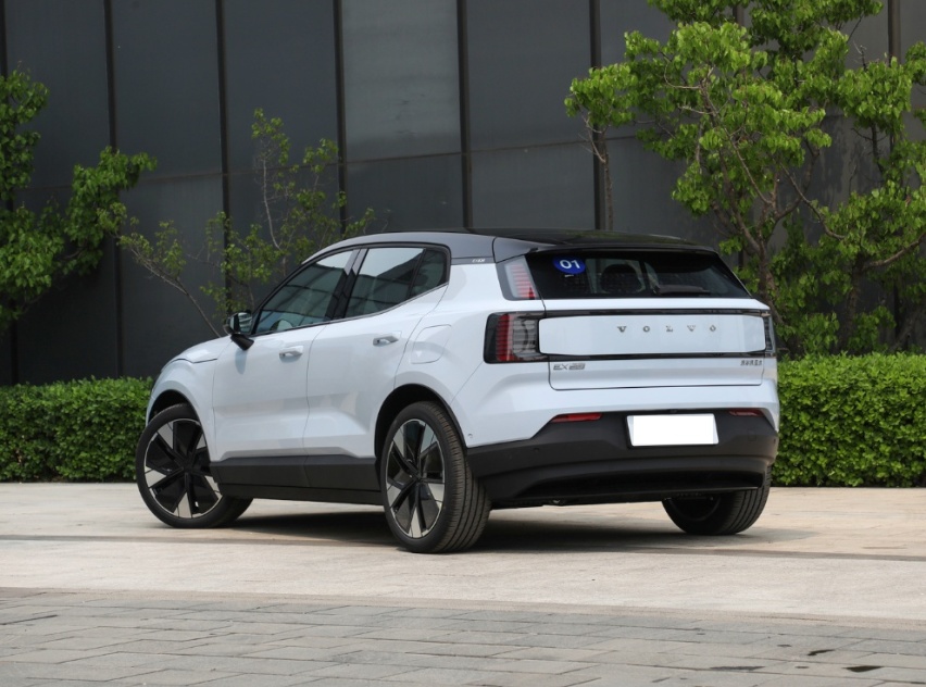 沃尔沃的入门纯电SUV，续航410km，20.08万起卖，性价比高吗？