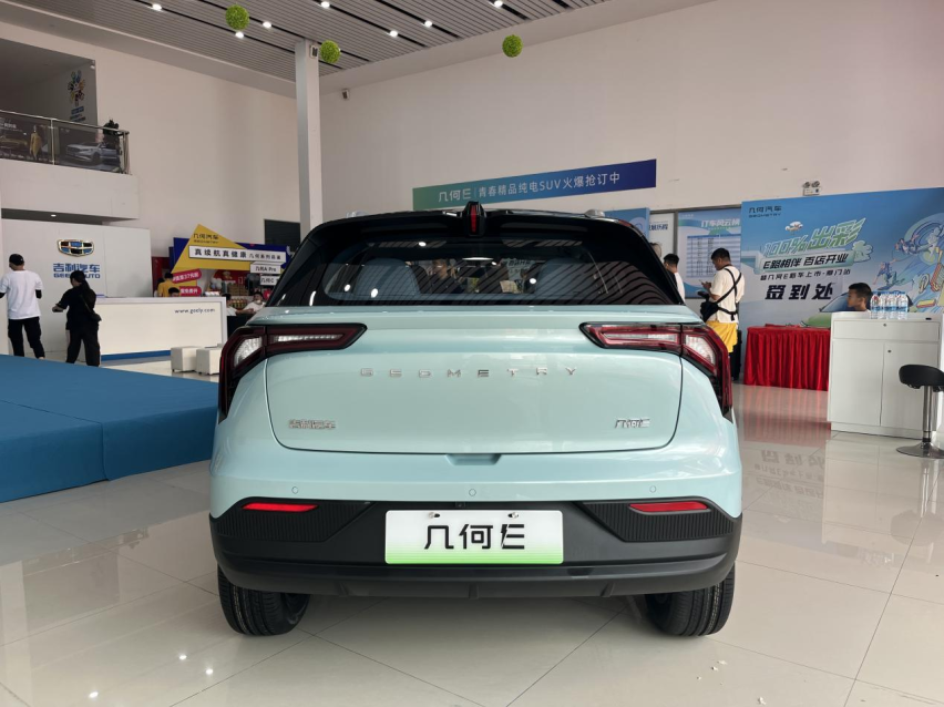 年轻人第一台纯电？几何E 8.68万起，性价比超高