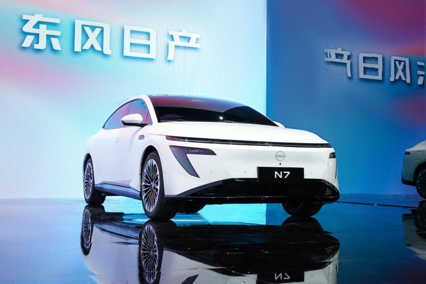东风日产发布全新纯电中大型轿车 流线车身超大气