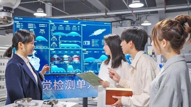 吉利人才发展：创新驱动产业，人才引领未来