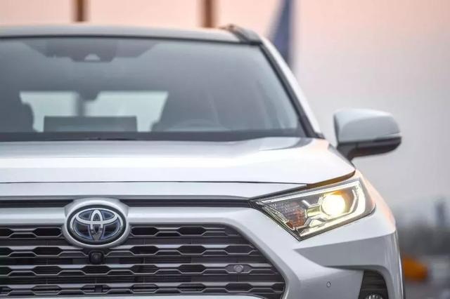 一汽丰田全新RAV4荣放：重返热血年少