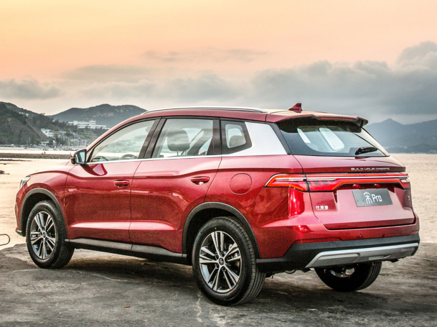 这款不到十万的国产SUV，凭什么痛打同价位合资车？