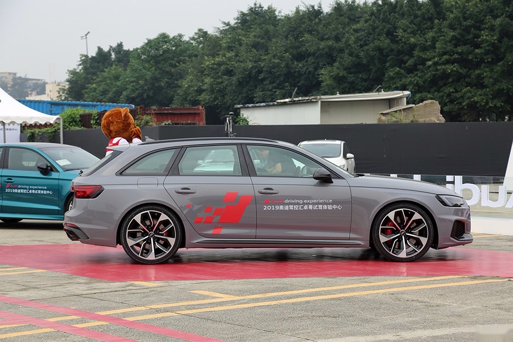 奥迪RS的2.5T为什么比2.9T还快？试驾奥迪TTRS、R