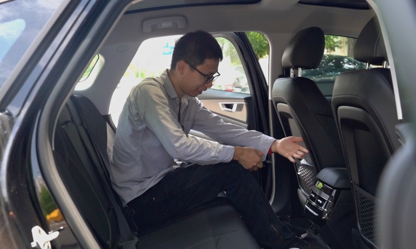 体验史上最便宜四驱合资纯电轿车，20万元内加速无敌！
