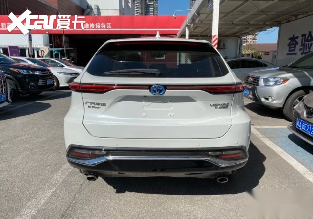 广汽丰田威飒到店实拍，搭2.0L和2.5L混动