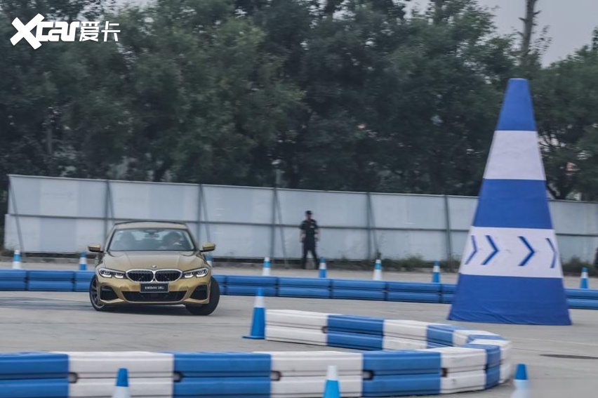 何不，在“金卡纳”赛道里“飙”一把全新BMW 3系