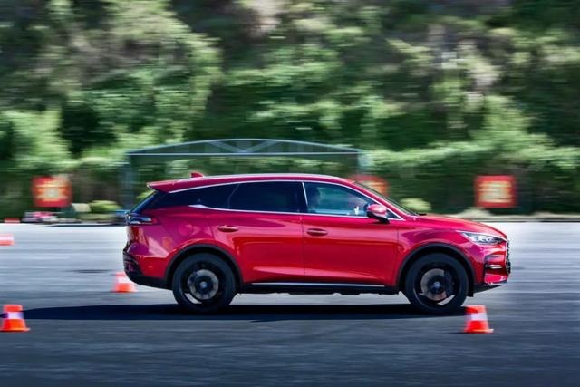EV、DM、燃油三车齐发，“公路坦克”2021款唐实力再进阶