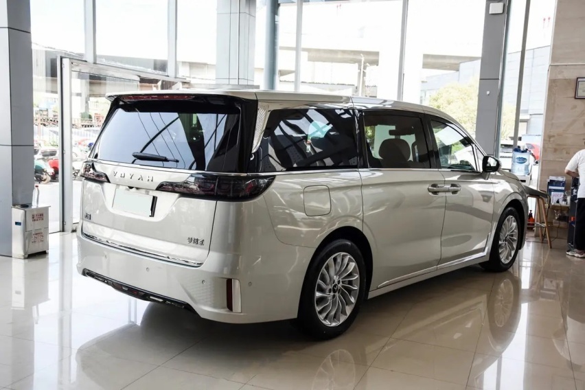 买国产高端MPV，在传祺E9和岚图梦想家之间纠结？选谁更合适？