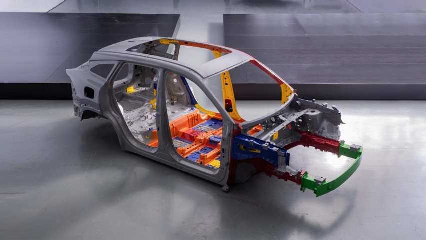 吉利银河L7 首次整车拆解，最强体系力孕育最安全的新能源汽车