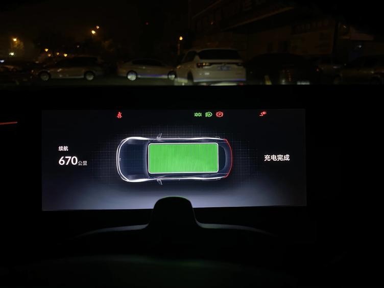 动力续航上能与特斯拉Model 3比肩的车型——小鹏P7