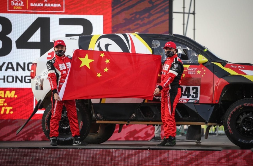 出道即巅峰！BJ40刀锋英雄版将于达喀尔完赛日开启预售