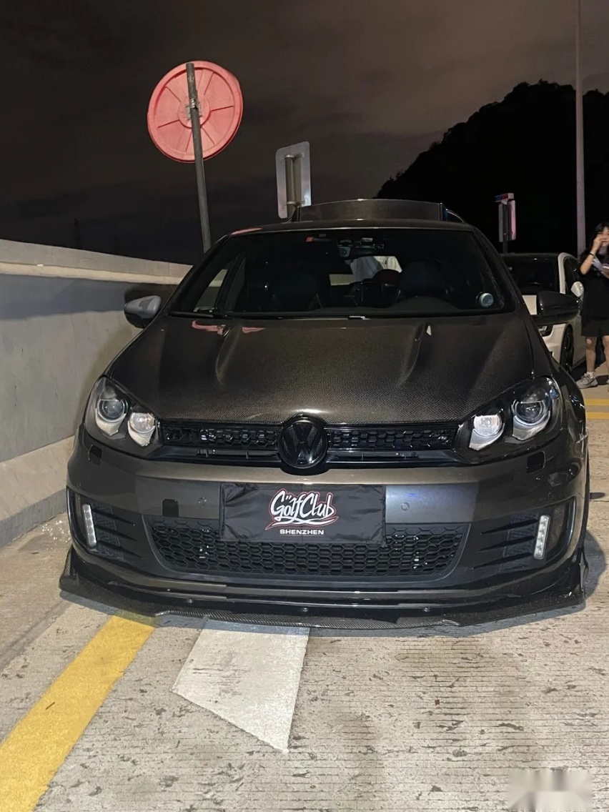 姿态与性能并存的6代高尔夫GTI，01年车主表示玩车很穷但很开心