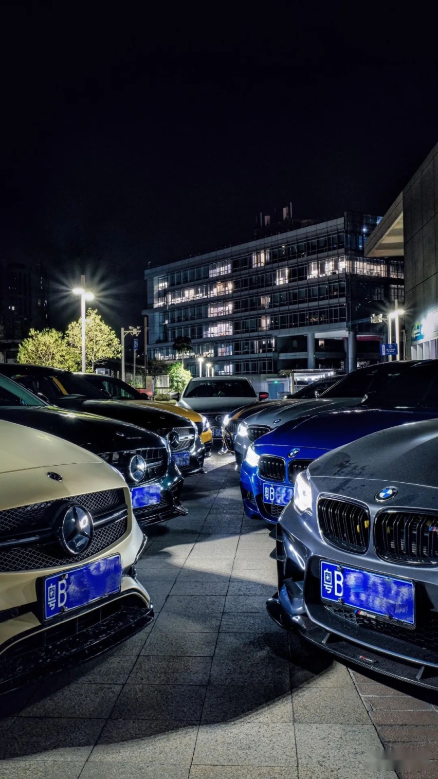 奔驰A200的正确打开方式，改装的费用能买一台A45？