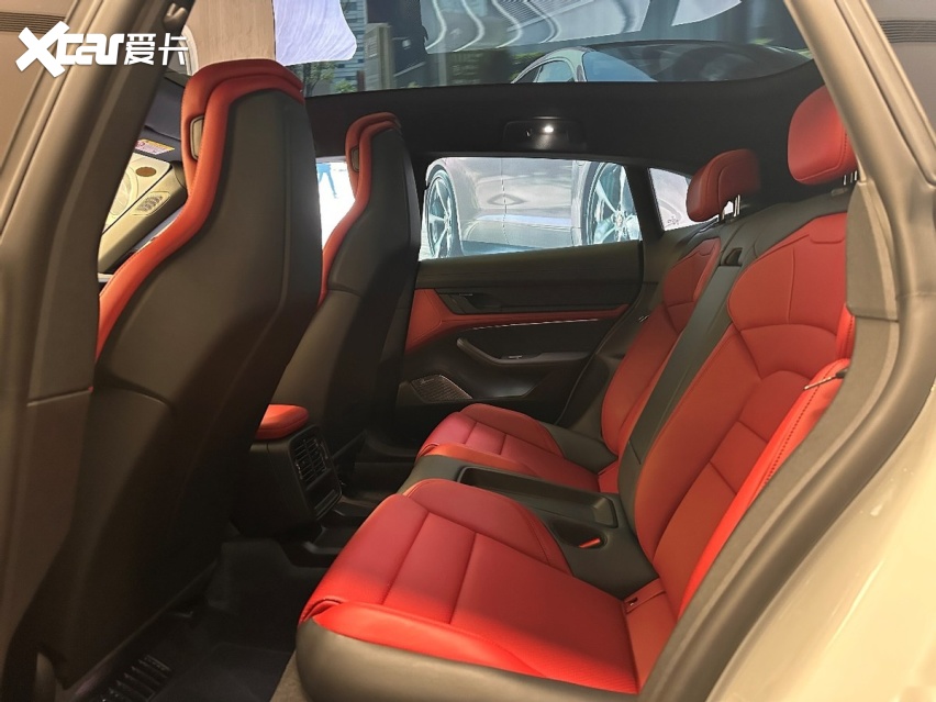 核心追求个性，保时捷Taycan Cross Turismo探店实拍