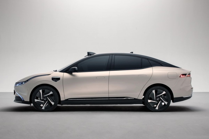 威马M7全球首秀 搭智能黑科技续航将超700km