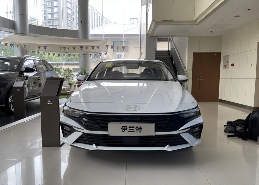 手握13万，没选轩逸选择了新款伊兰特，用车1个月，车主分享感受