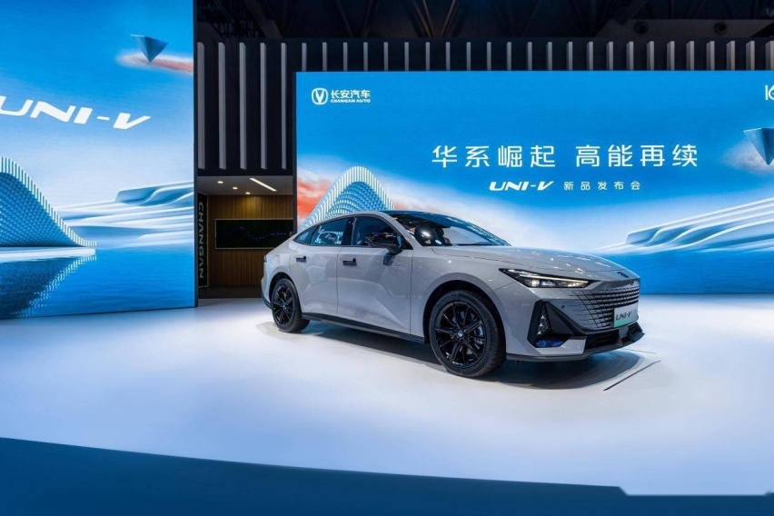 兼顾性能与个性，长安UNI-V智电iDD能否成为混动市场搅局者？