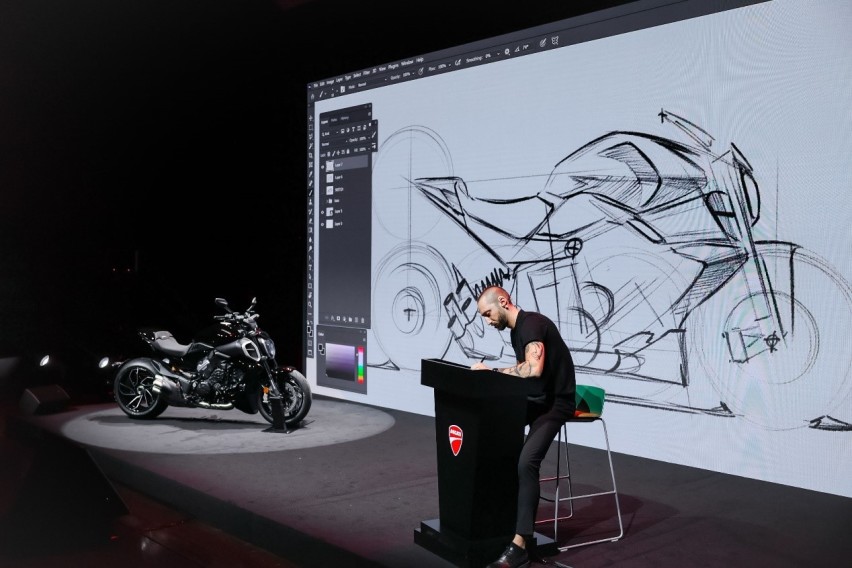 售价 228,000 元起 全新杜卡迪大魔鬼Diavel V4 正式上