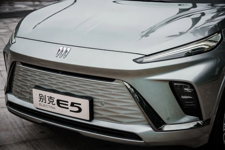 你爸的第一辆电车，别克E5！