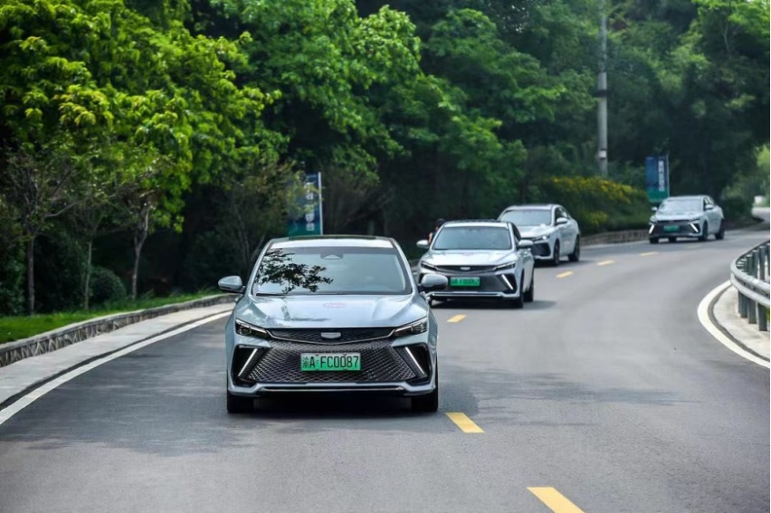 10万级最好的混动车？这台超级电混开起来是这样