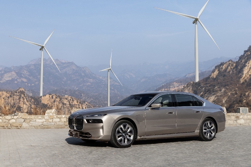 驾控还得是宝马，BMW i7奏响电动时代纯粹驾趣最强音
