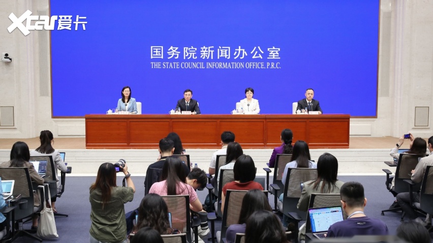 比亚迪第二代刀片电池及闪充技术重大创新成果，获工信部点赞