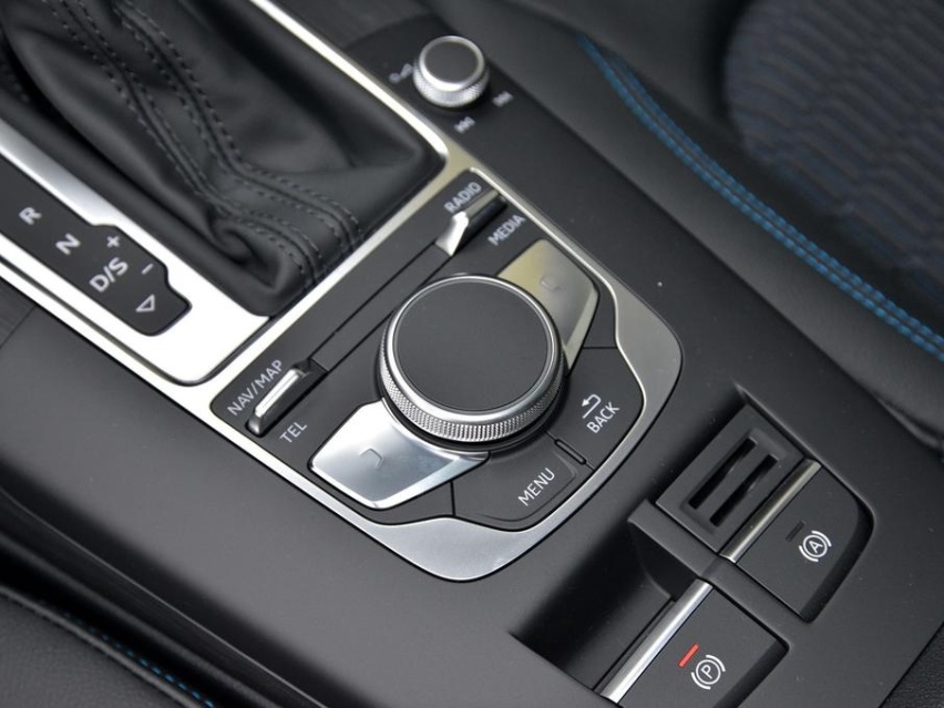 autohomecar__ChsEnWAOOv-AaNf3AAbRxfDmfEw782.jpg