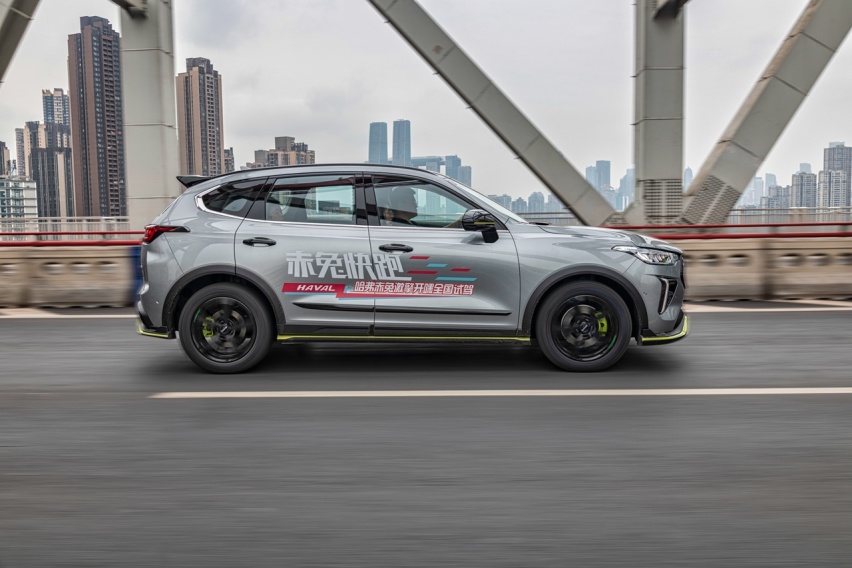 试驾哈弗赤兔 适合年轻人的运动SUV 百公里加速7.7秒