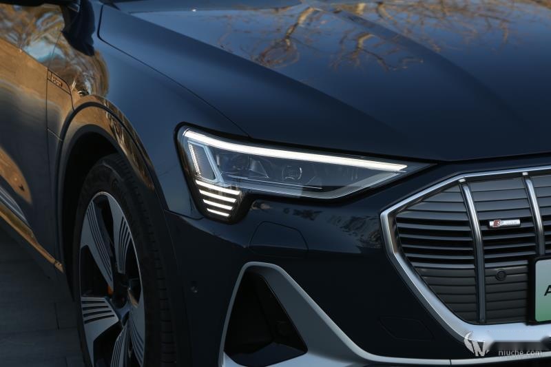 贴近燃油车的行驶品质，试驾奥迪e-tron Sportback
