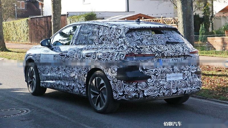 audi-q4-e-tron-and-q4-e-tron-sportback-spy-photos (9).jpg