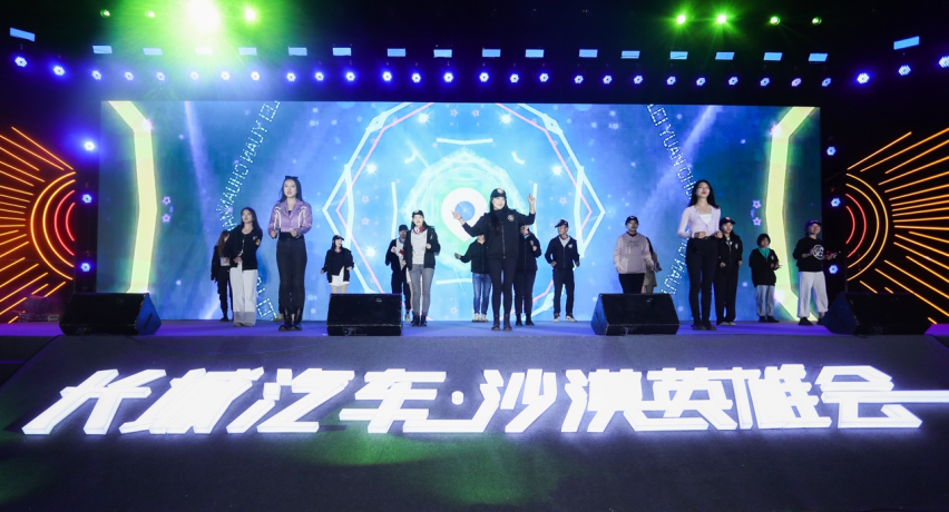 黑弹、旅装炮正式交车 长城炮阿拉善玩转皮卡车生活