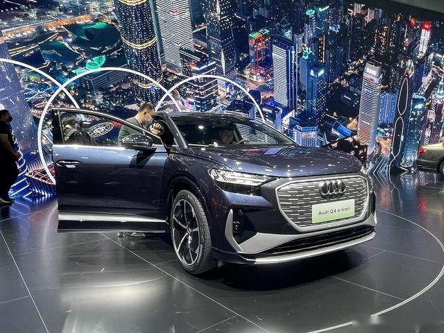 奥迪电动化再加速，亮相两款概念车，实拍Q4 e-tron