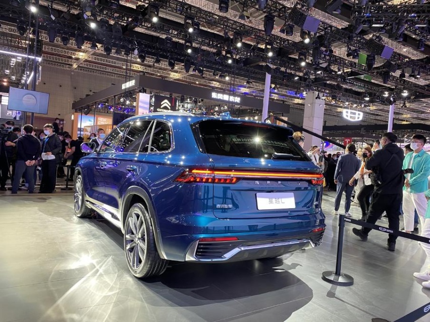 吉利“最美”SUV 配色太漂亮了！