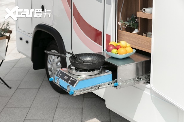 罗永浩正式为上汽大通MAXUS 原厂房车代言