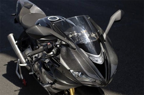 凯旋MOTO2三缸赛车市售版登场