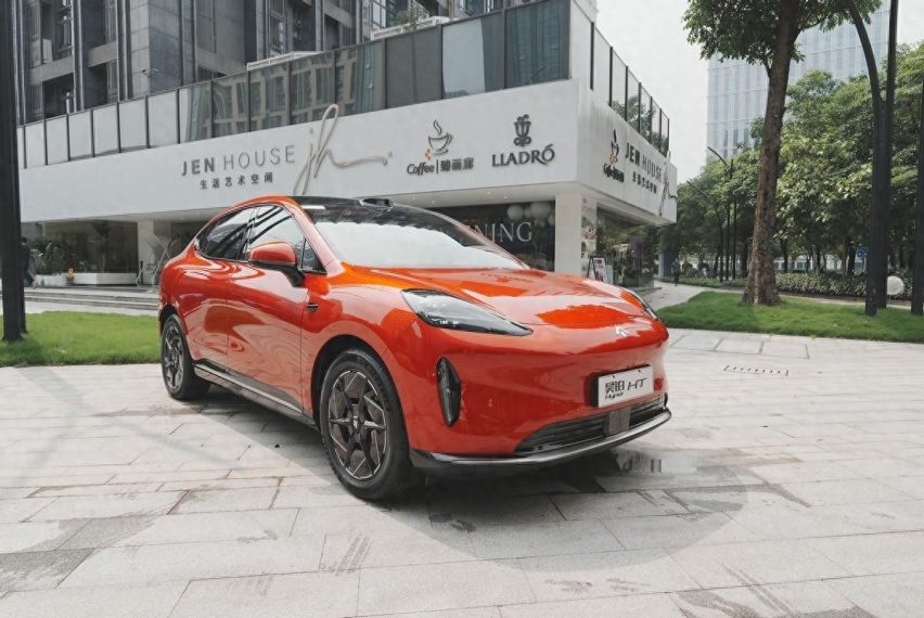 800V+无图智驾 续航做到825km的昊铂HT 2024款来了