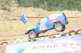 司机玩车：中度改装的jeep大切诺基在越野赛道的表现如何？