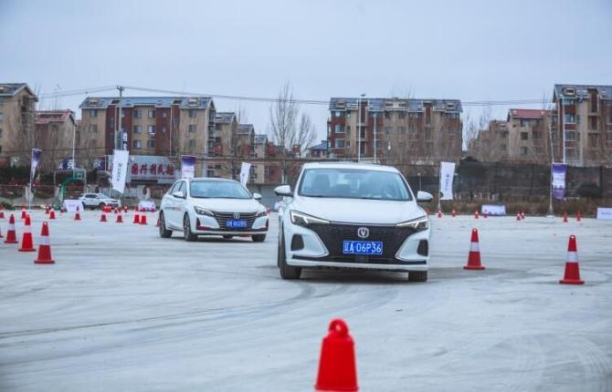 新知达人, 蓝鲸双雄征战CTCC 逸动PLUS和锐程CC真不是“吃素的”