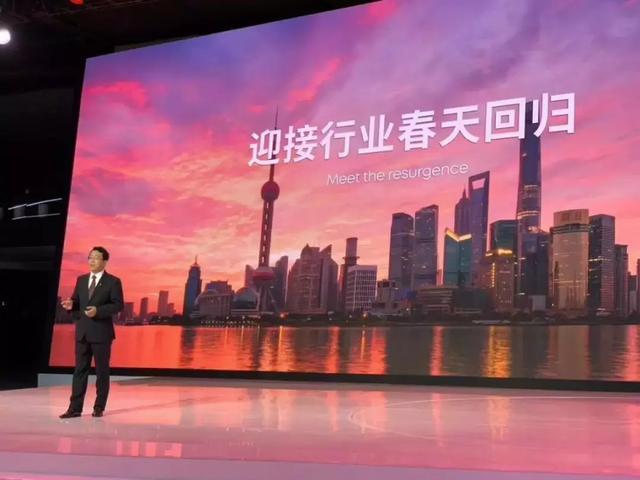 如何迎接行业春天回归？唯有市场意识！—专访冯兴亚郁俊王秋景