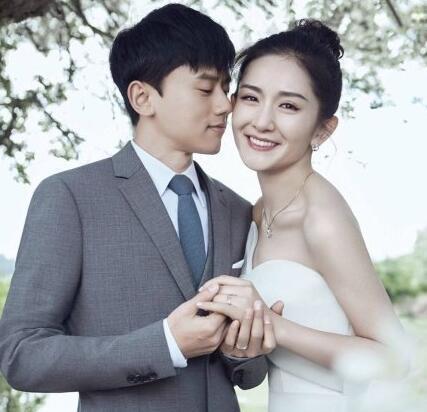 实拍！张杰谢娜街头拥吻 恩爱依旧力破婚变传闻