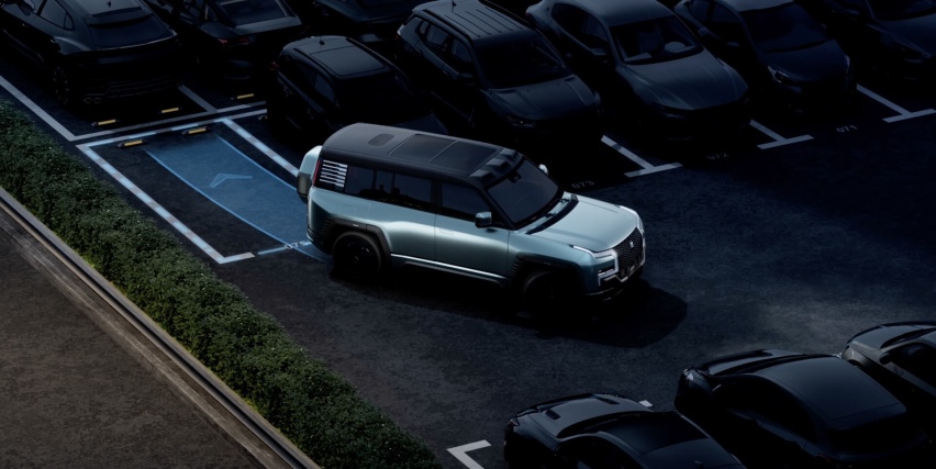 和GLS、X7抢地盘，仰望U8有啥“绝活”？颠覆性技术秀足了肌肉