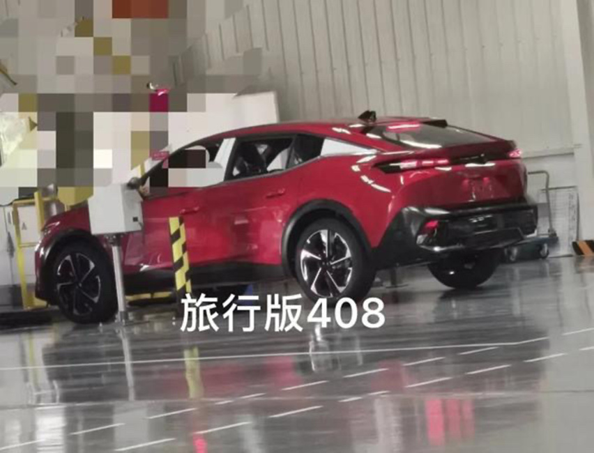 全新东风标致408X实车曝光，采用跨界的外观设计